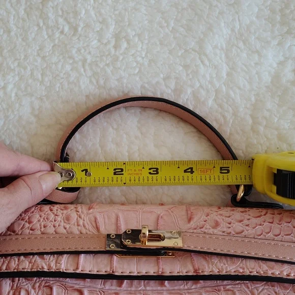 NWT Pink American Bee Purse with crossbody removable strap - Picture 10 of 14